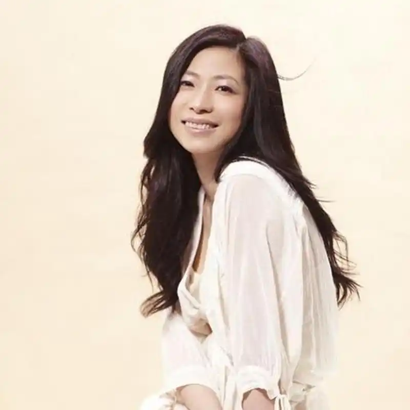 张小娴爱情力作:《我终究是爱你的》"爱情是一百年的孤寂,直到遇上