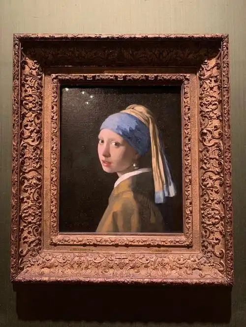 戴珍珠耳环的少女