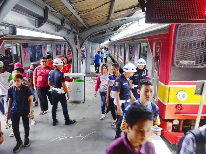 实拍印尼首都雅加达的轨道交通看看跟中国相比算是什么水平