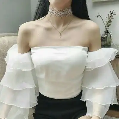 性感女头像超骚气 真实吊带女头像锁骨妩媚