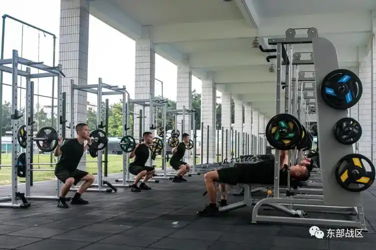 热点来围观武警版健身套餐走一波