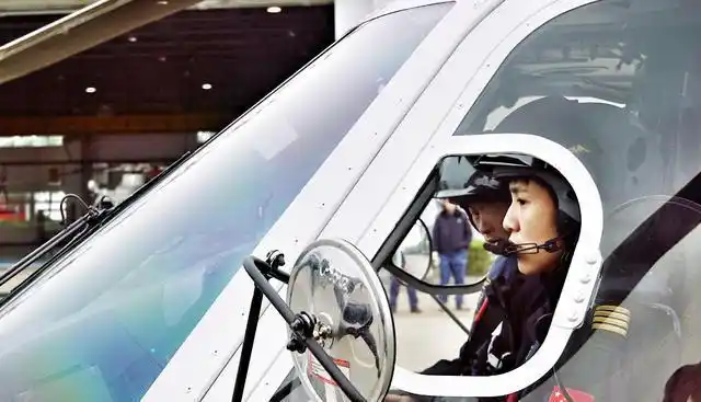 巾帼不让须眉!80后美女飞行员宋寅,青春因飞行而不同