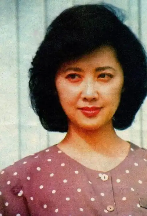 原创朱琳年轻旧照曝光集清纯妩媚英气俏皮于一身无愧中国第一美女