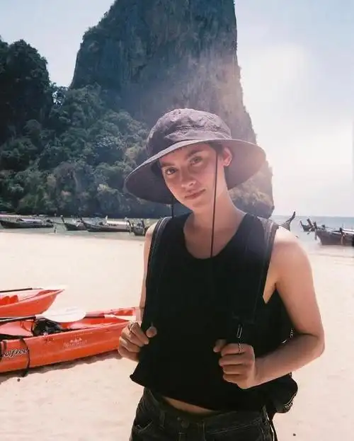 《禁忌女孩2》中尤里扮演者是脑癌患者