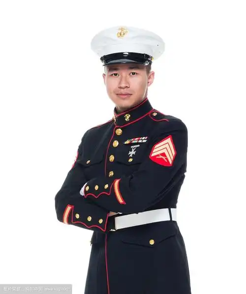 美国海军陆战队,身穿制服,双臂交叉