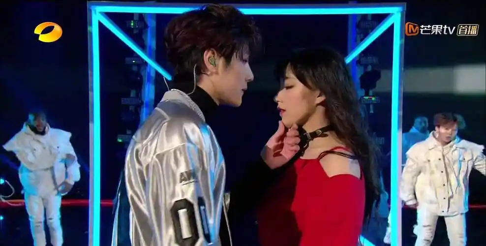 王一博偷看程潇被曝暗恋程潇真假 程潇拒绝王一博綦美合有机会了