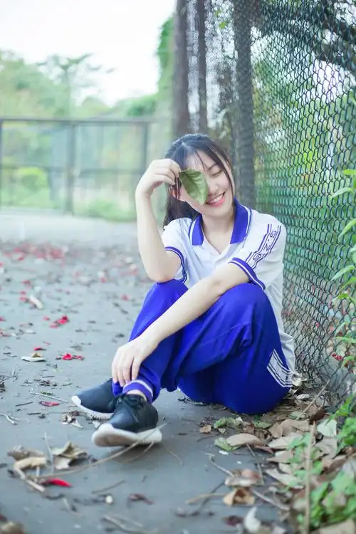 校服女生