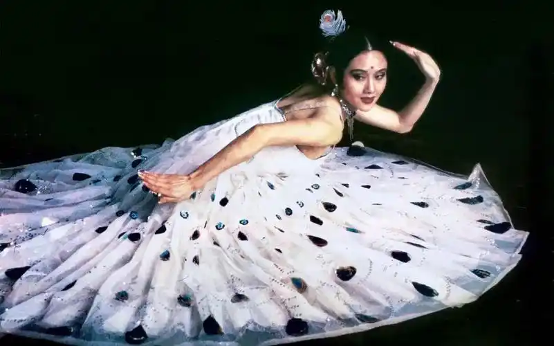 如何评价年轻时的杨丽萍? - 知乎