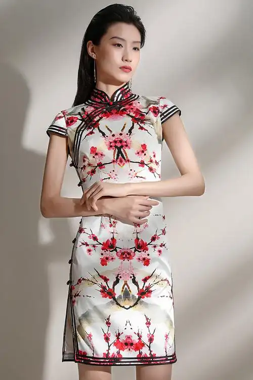 女款梅花印花真丝旗袍