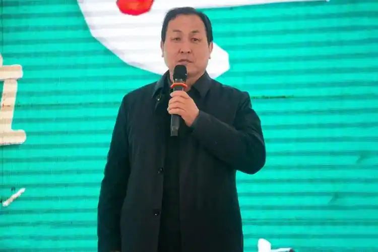 峰哥说教育主播王俊峰老师来范亭中学演讲