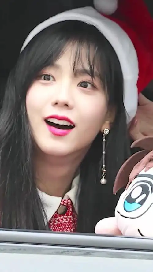 金智秀jisoo,笑起来嘴都是爱心形的,我太爱了!