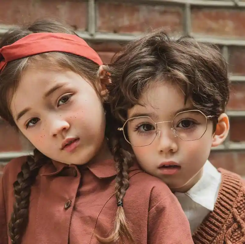 混血童星睫毛超长自带美颜