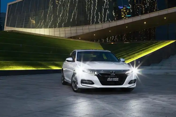 上市三年的第十代雅阁,为何依然能够冠绝b级车市场?