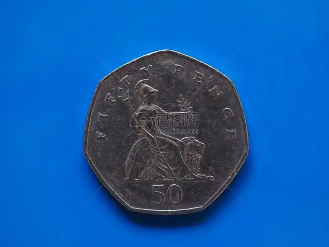 50磅硬币英国超过蓝色50磅硬币英国超过蓝色背景的货币