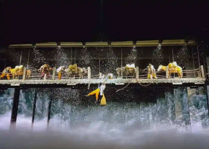 现在只能看丽江恋歌和丽江千古情两场演出,大地震暂时没有