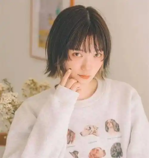 适合方脸,圆脸的一组短发,看起来特别的高级耐看_卷发_层次_修剪