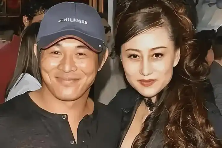 李连杰一生都没有和周润发合作过,原因是妻子利智曾被他欺负过_因为