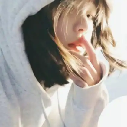 女生网图头像真人素颜,高清网图女生头像可保存至相册真人_女生头像