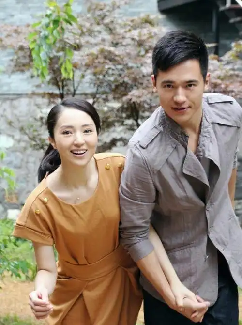 刚秀完身材就被打脸,44岁董璇路人照被曝光,网友吐槽差距大