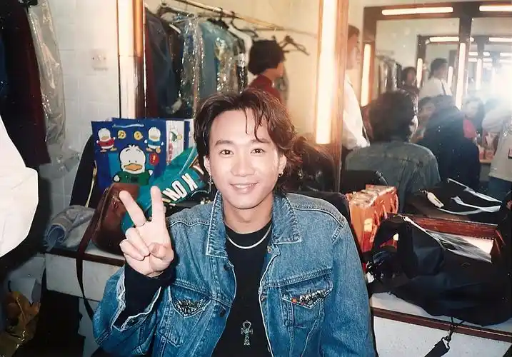 p>黄家驹(1962年6月10日—1993年6月30日),出生于中国香港,祖籍广东