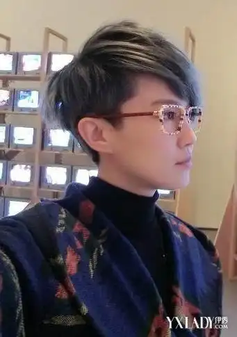 图女生发型两边剃光图片集锦女生也可以这样帅