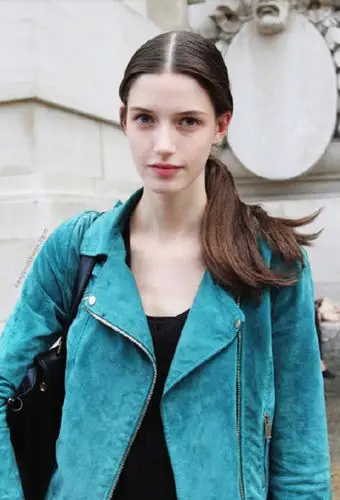 【姜年】josephine van velden,97年的德国籍女孩