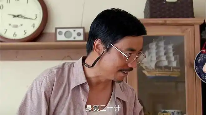 范明随后的电视剧版《手机》水花不大,但是对于范明来说把"黑砖头"