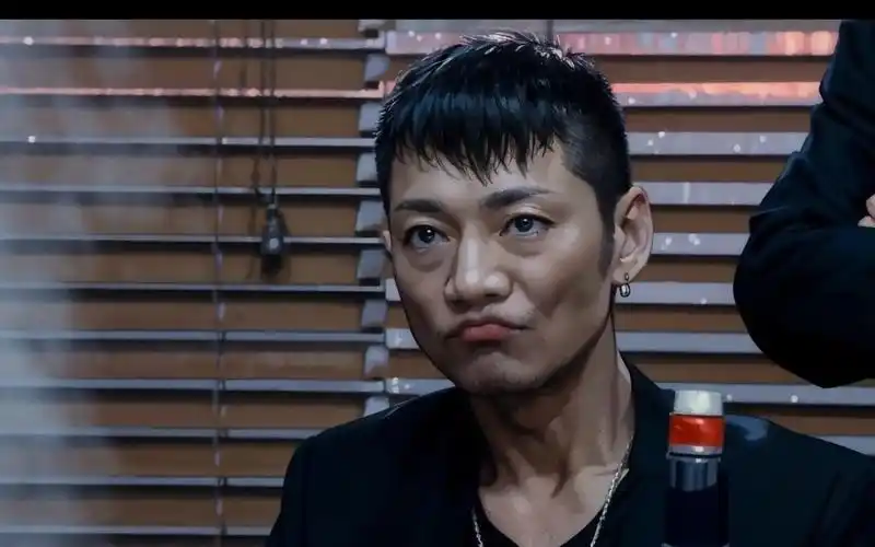 特殊身份 大声发 ai重绘