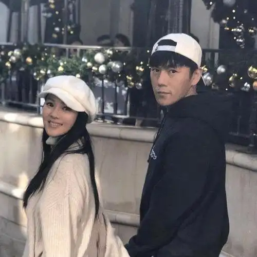 从戏混子到中年顶流浪荡子秦昊的成功离不开妻子的滋养