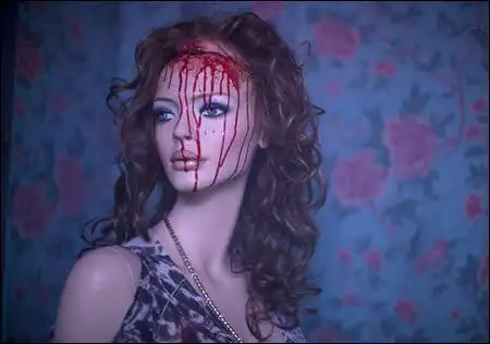 《疯子》血腥预告令人恶心 伊利亚伍德做人皮假发(组图)