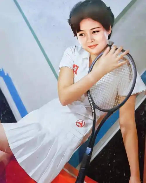 演员张瑜23岁一吻成名60岁以后结婚随缘