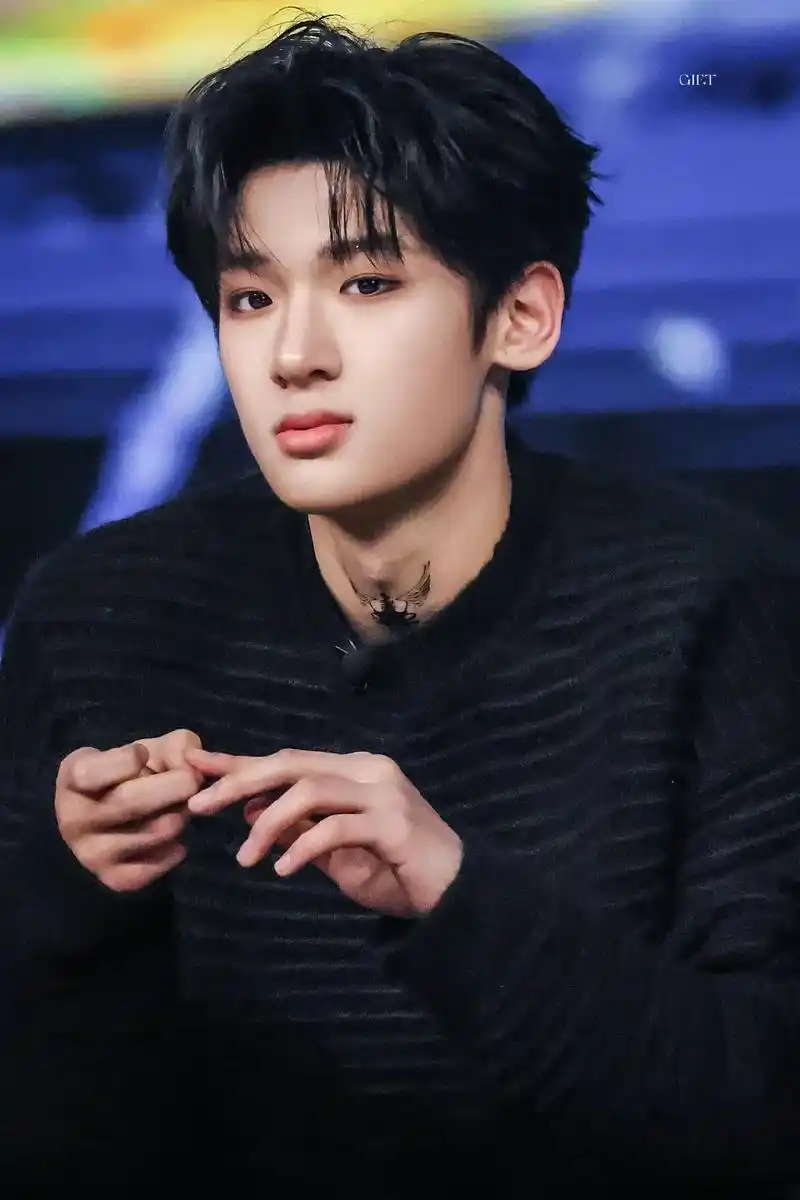 特别帅,儿子爆改老公00.图源:@gift-张峻豪 #张峻豪 - 抖音