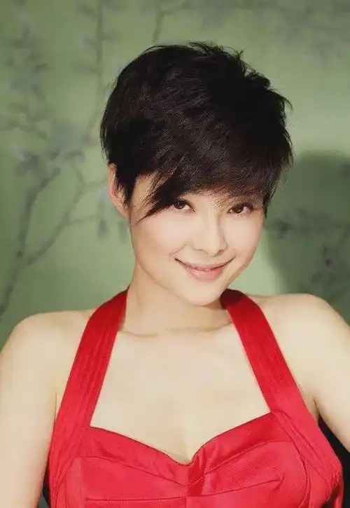 情商低但心眼好的袁立为什么娱乐圈查无此人呢