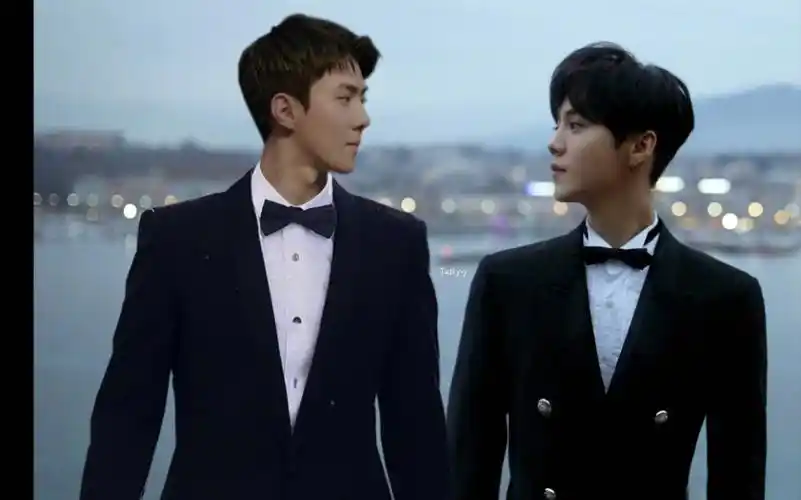 512到啦,吴世勋给鹿晗送花!