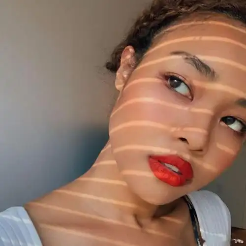 中非混血遭遇恶评惨不忍睹却红上热搜超辣造型的她不配中国女团吗