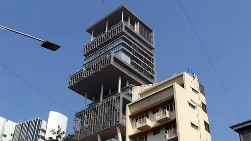 简直就是一个传奇人物,这位名叫穆克什·安巴尼是印度的佼佼者,可能有