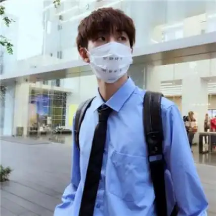 男生戴口罩头像男生戴口罩照片真实图片