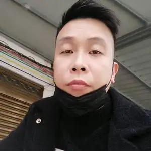 单眼皮叔叔头像