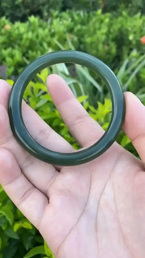 和田玉深湖水绿圆条手镯