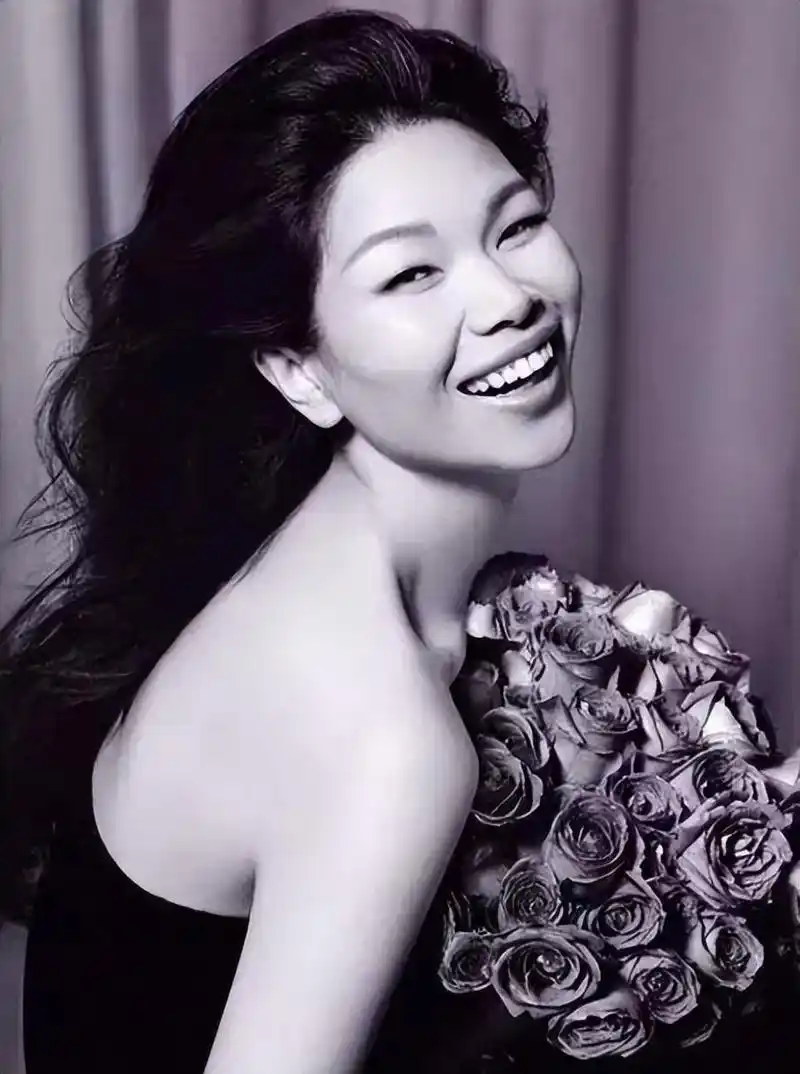 被骂顶级丑模的吕燕:出身贫困山村却嫁法国豪门,她到底有何本事