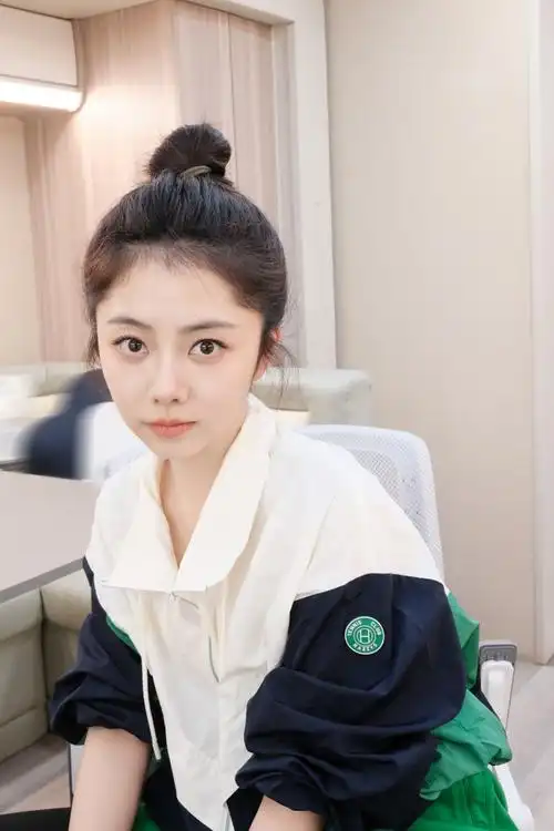 丸子头和炸毛狮一键切换,小贴加送一组两小姐@谭松韵seven无缪版