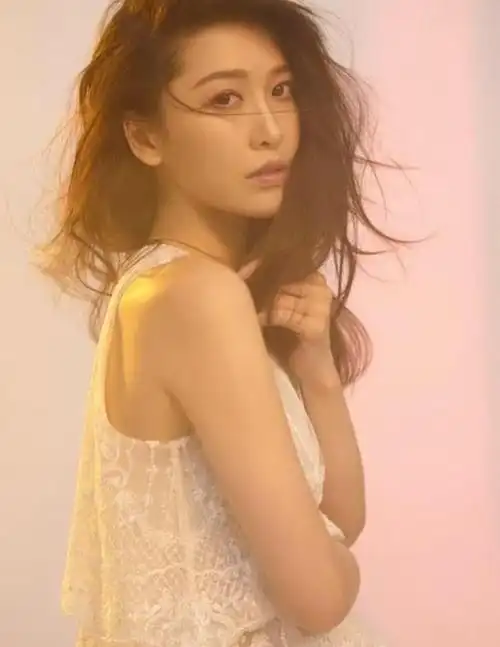 女神周丽淇第4127期时尚潮流穿搭美图