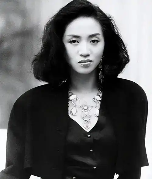 在90年代的音乐界,涌现出了许多出色的歌手.