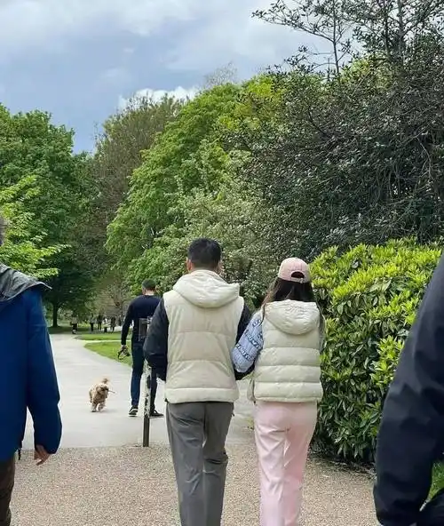 曝章泽天二胎为试管双胎男婴,俩孩子伦敦首现身,疑已加入英国籍