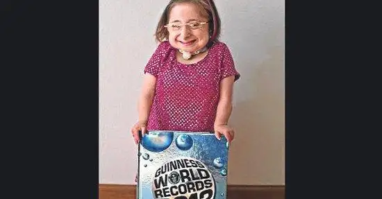 美国22岁女子身高仅69厘米 成世界最矮成年女性(图)