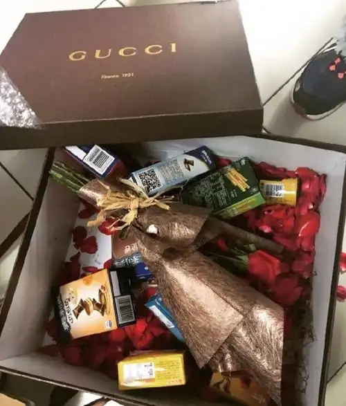 无锡毛乌头收到男朋友送的礼物,一打开就哭了.网友:还是直接打钱吧