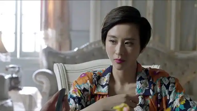 《危机迷雾》女记者拥有多重身份,高端玩家让男子伤不起