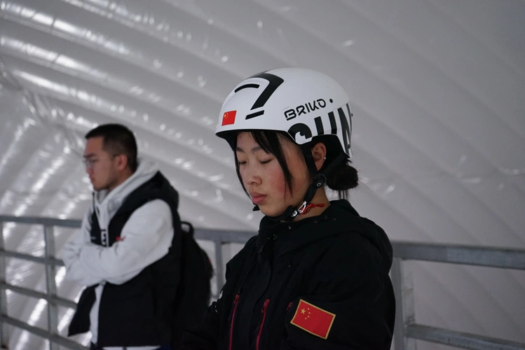 战疫心声自由式滑雪大跳台张怡然今生无悔入华夏来世还在中华家