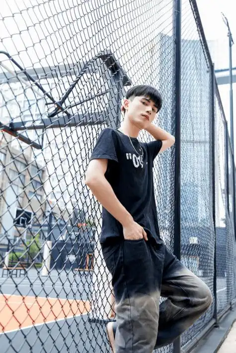 {模特}籍贯:广东爱好:运动星座:射手座喜欢的明星:欧豪才艺学习:表演