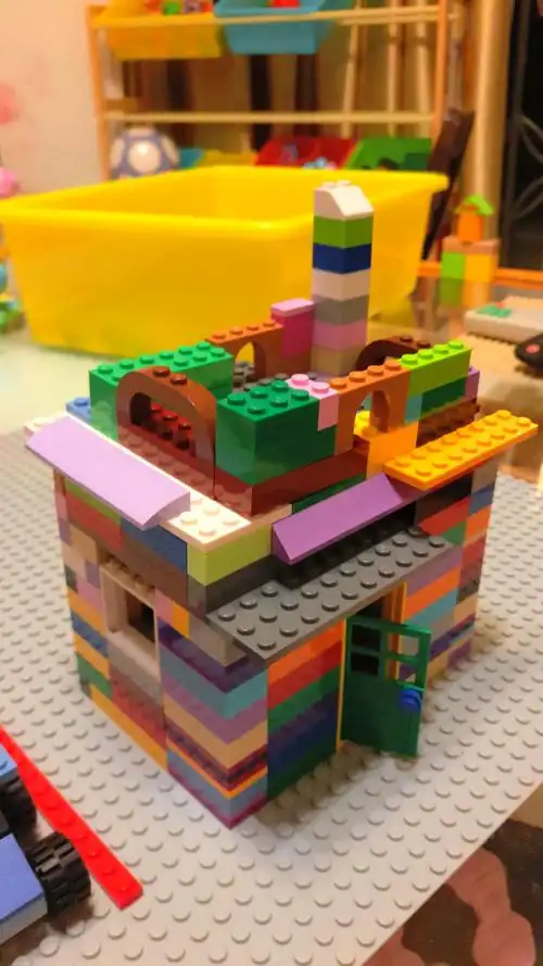 送给妈妈的礼物,用乐高积木做的小房子